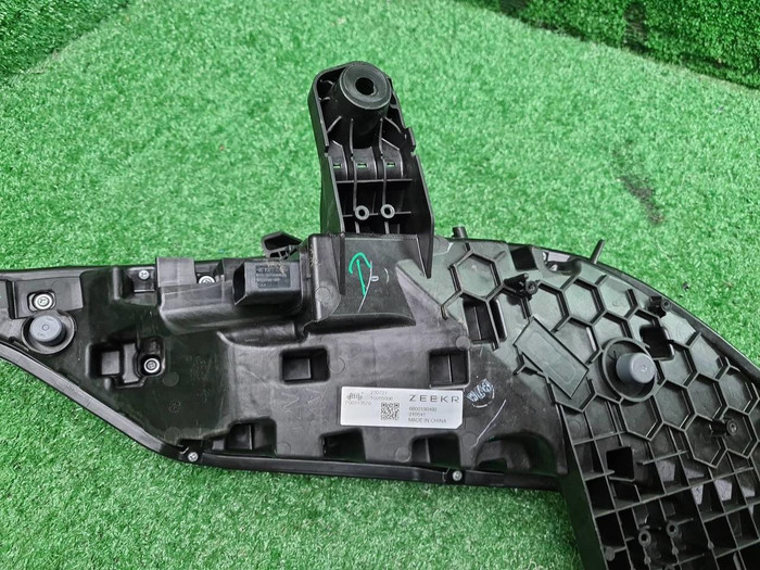 ДХО правый Zeekr 001 (2021-н.в.) LED