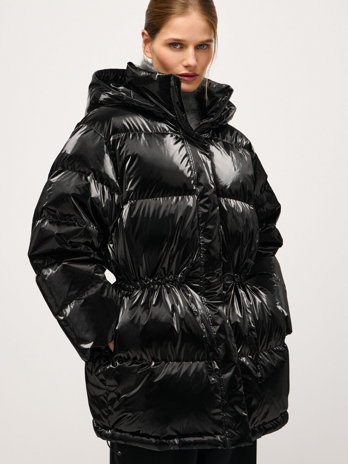 Объемный пуховик Glossy Caviar