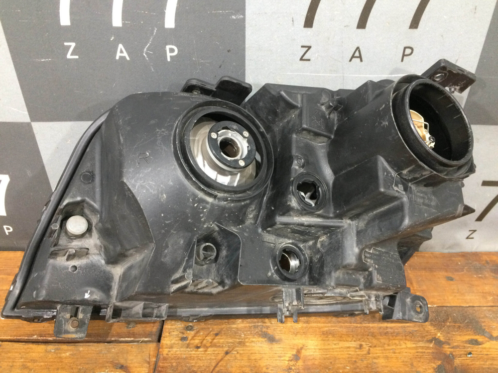 Фара правая галоген Suzuki Grand Vitara 2 (JT) 05-15 Б/У Оригинал 3512065J12