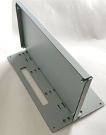 Металлические крепления для переноса корпуса магнитолы в горизонтальное положение