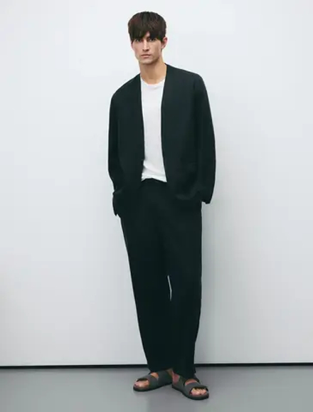 Однобортный костюм без ворота