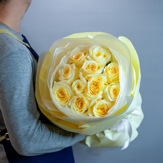 Садовые розы Кендилайт в оформлении