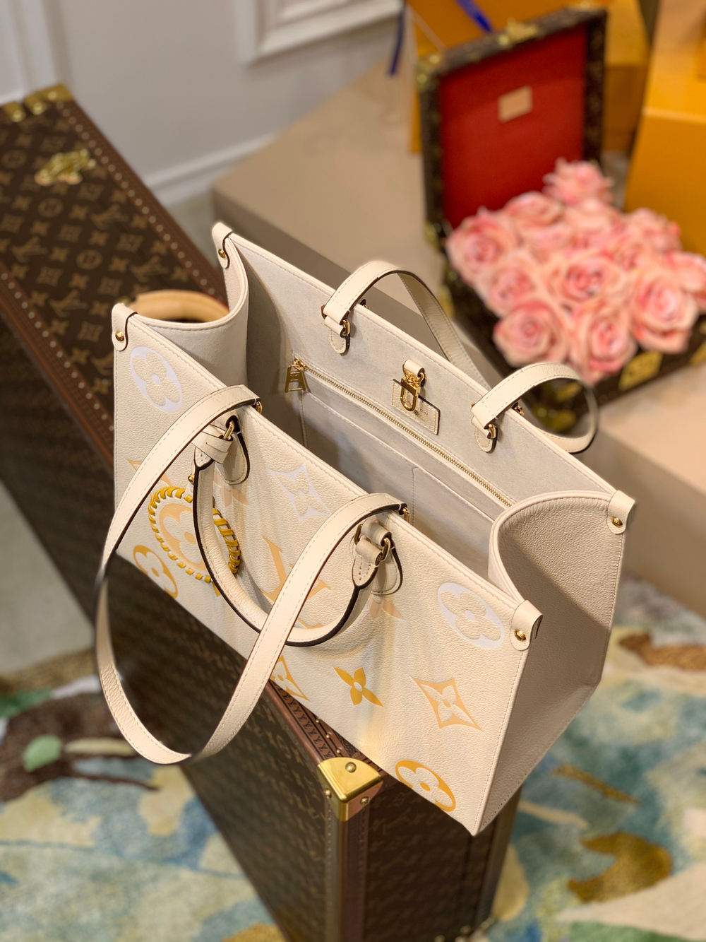 Louis Vuitton OnTheGo MM