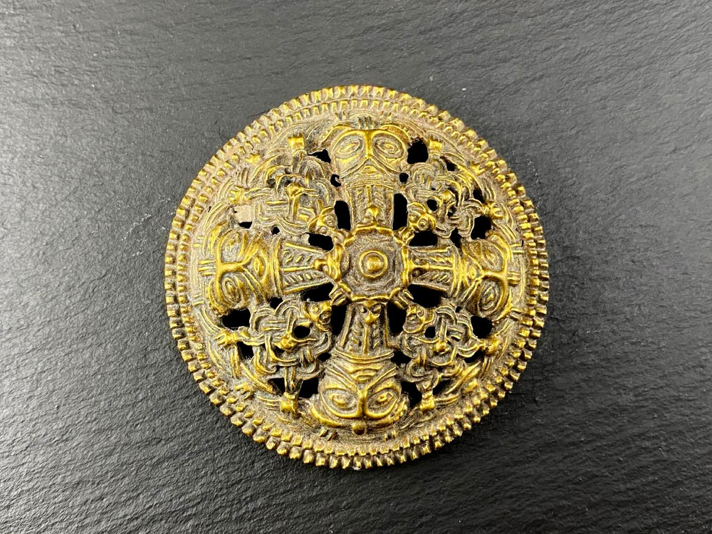 Фибула. Швеция 10-11в. (круглая)