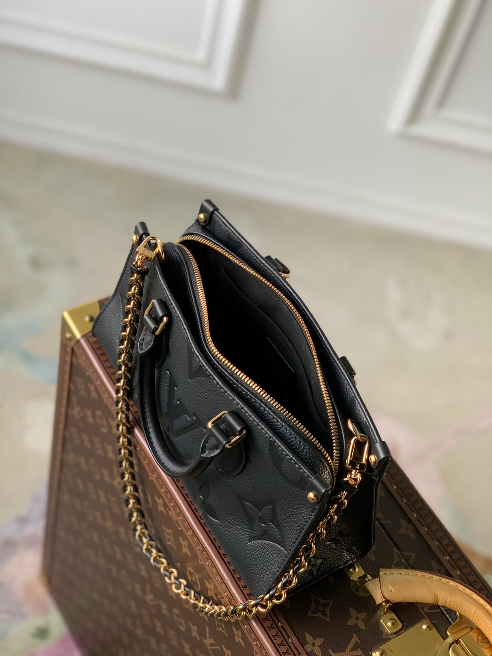 Louis Vuitton Onthego East West