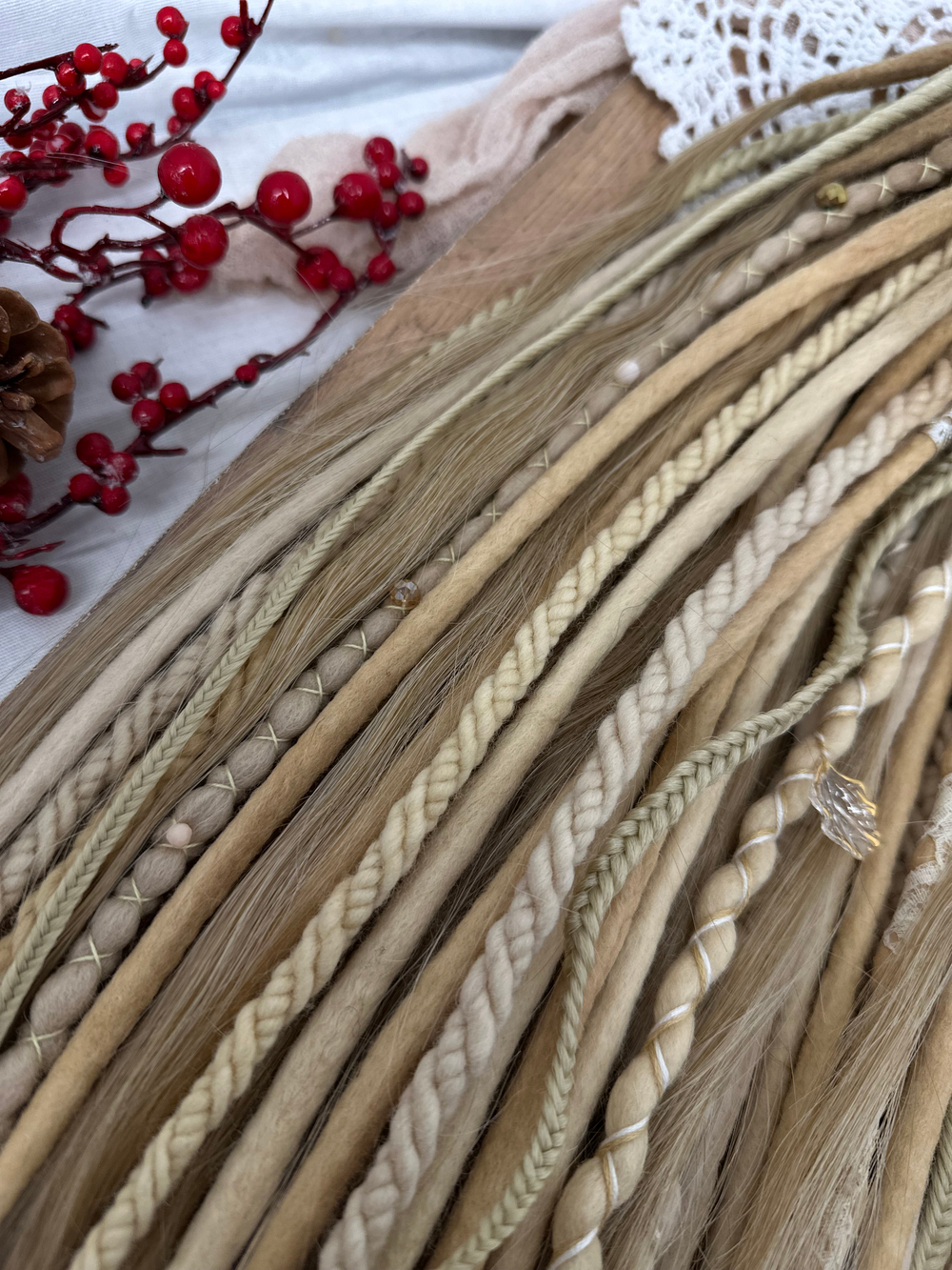 Многофактурные войлочные дреды с кончиками из козы