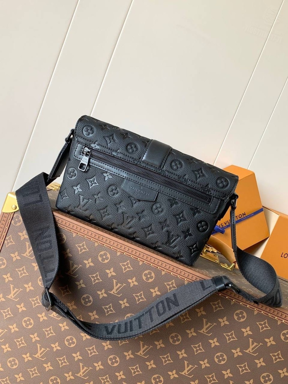 Сумка через плечо Louis Vuitton S-Cape