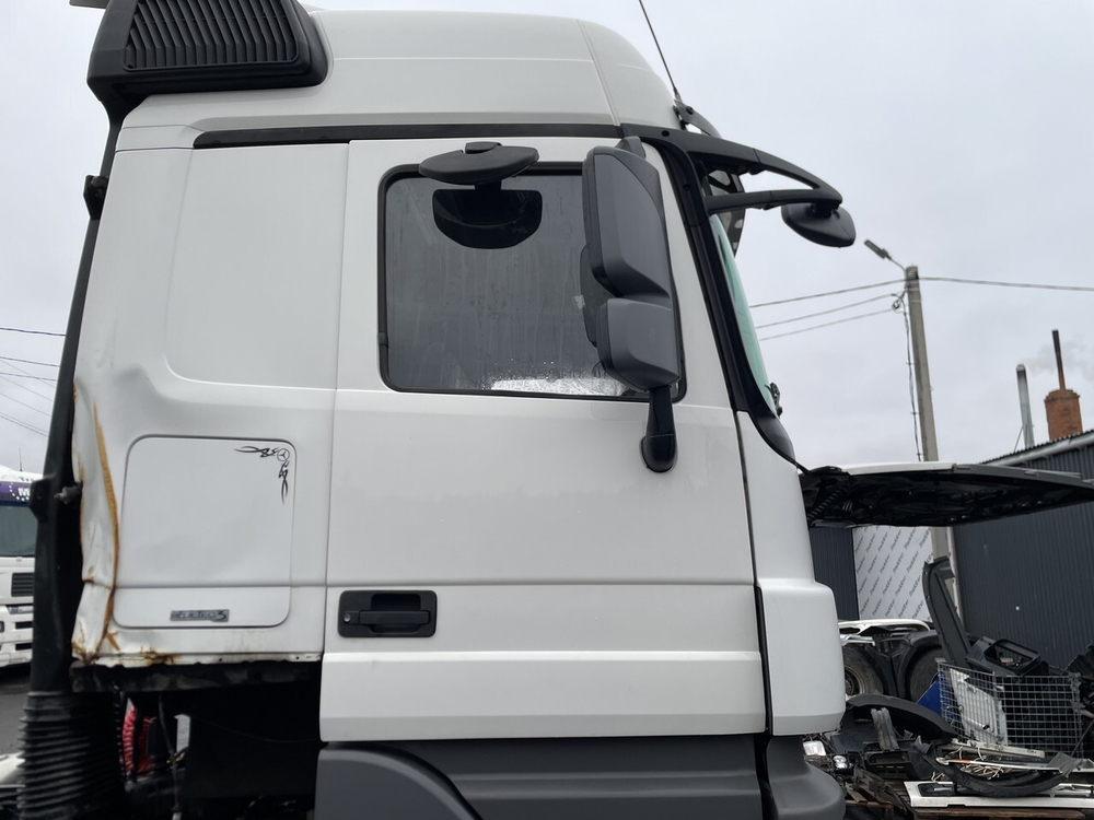 Дверь правая 2018г.