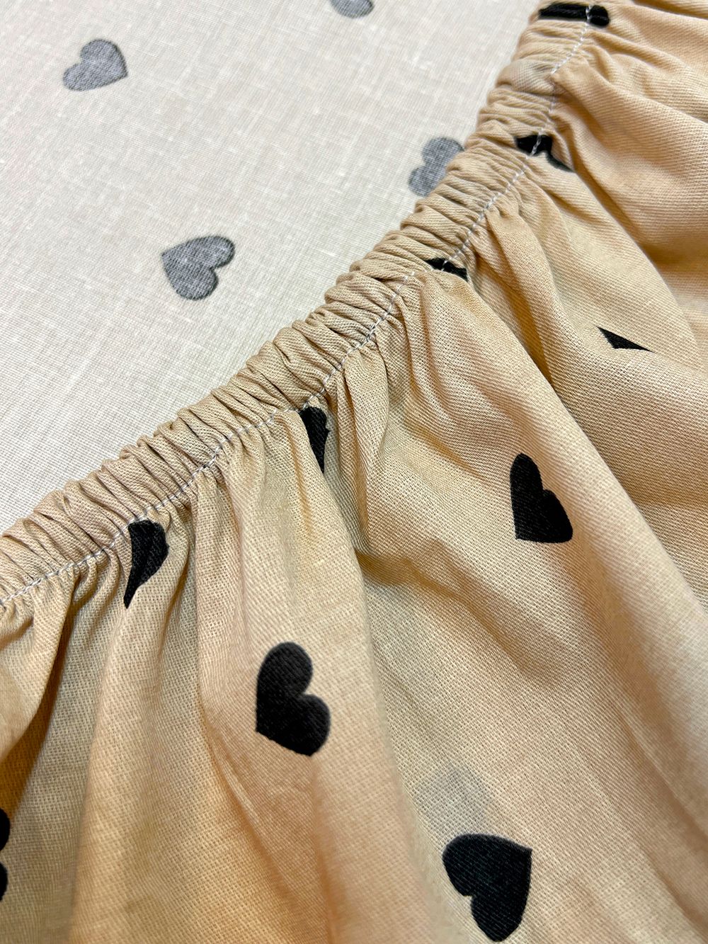 Постельное белье "КОТИКИ (беж)/Adele" 1,5-сп   наволочка 50х70 1шт Простынь на резинке 90х200 см  Пододеяльник 145х215 см  Сказка сатин