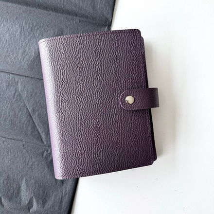 Обложка В6+ без карманов на хлястике (6 колец)