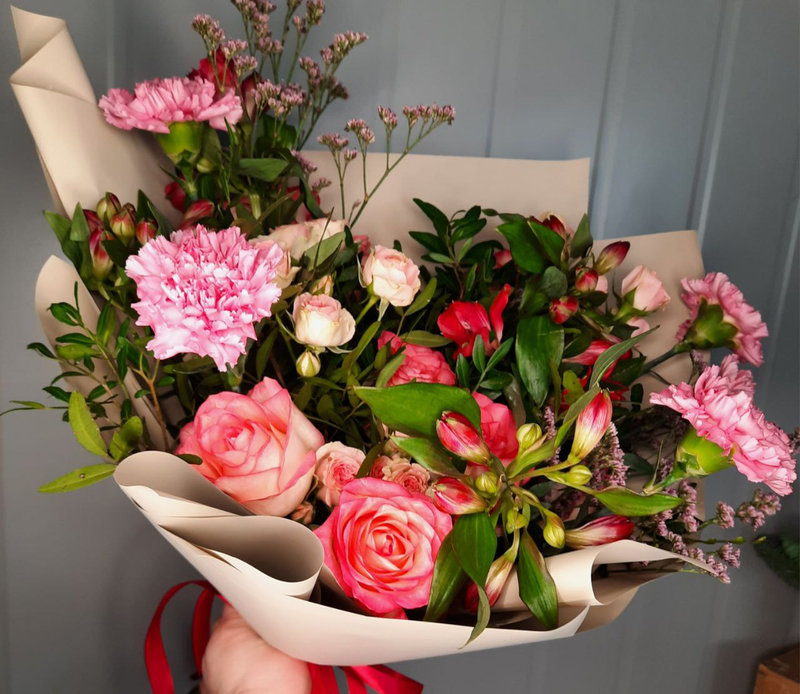 Романтичный букет с розой "Невесомость"