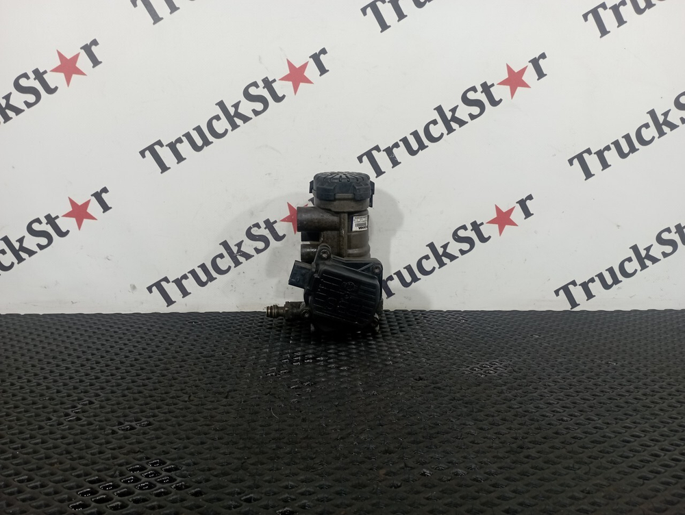 Кран управления тормозами прицепа 2020г