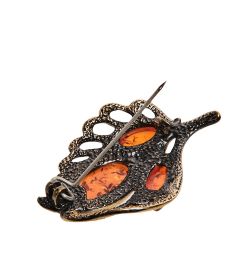 AM-2573 Брошь «Винтажный листик» (латунь, янтарь)