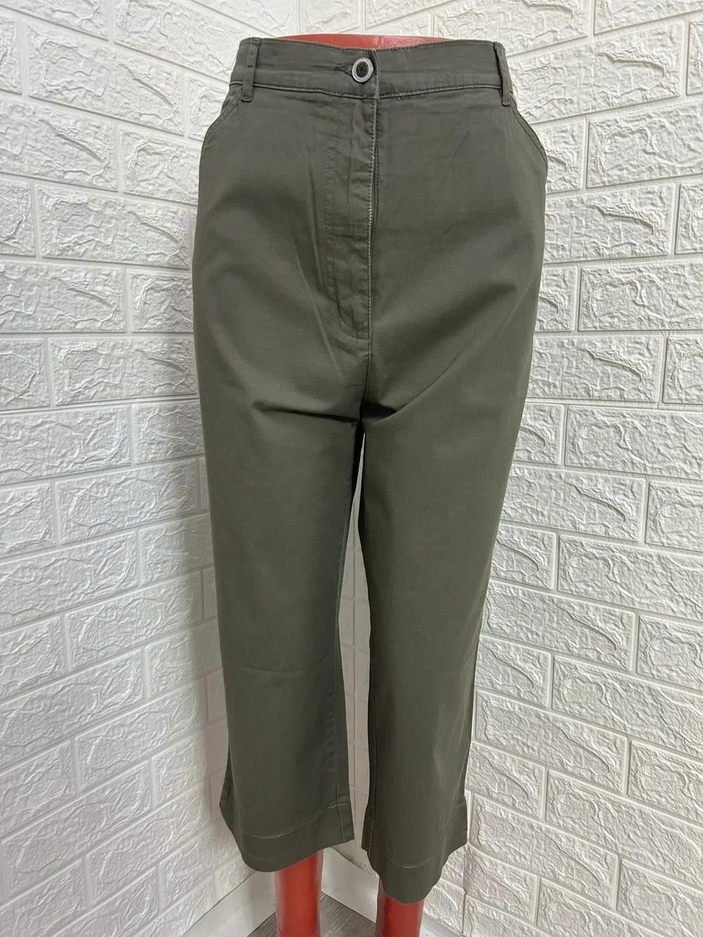 Капри PURE CLASSIC женские, размер 48-50