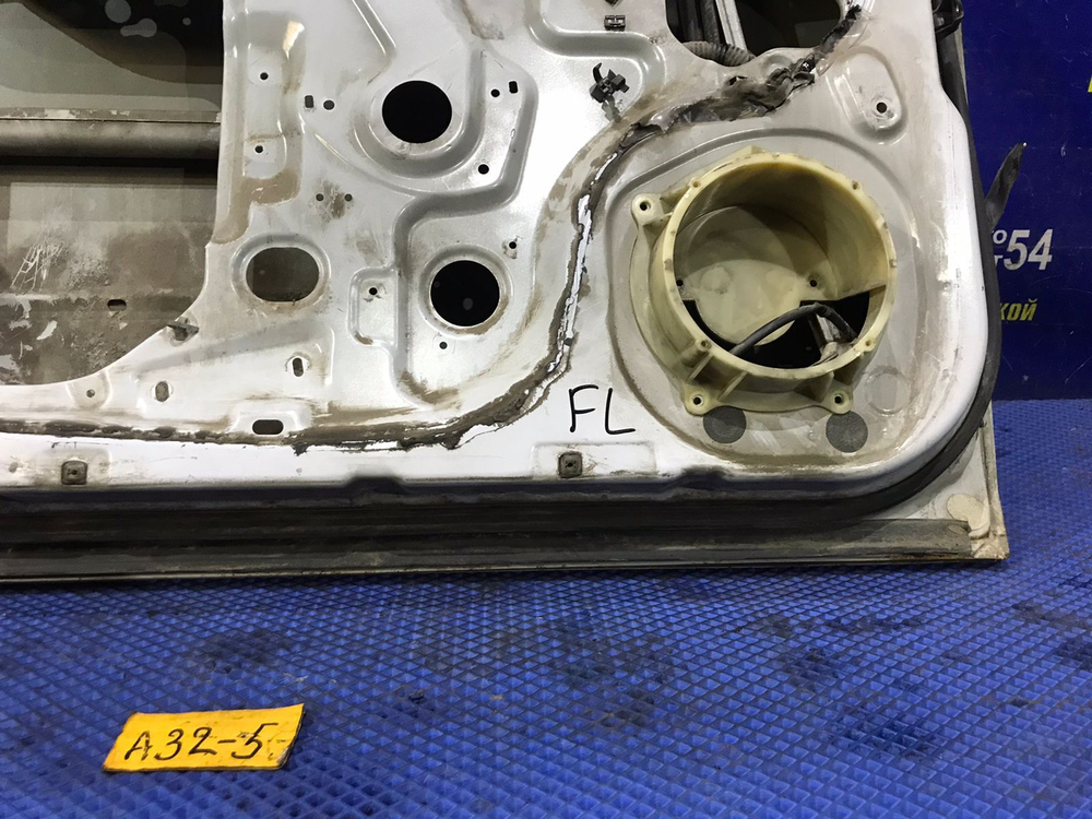 Дверь передняя левая NISSAN CEFIRO 1997