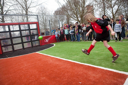 Интерактивные футбольные ворота Sutu