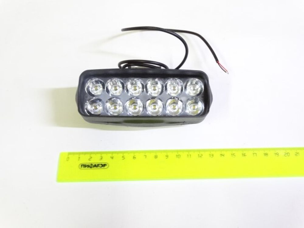 Фара светодиодная дополнительная 12 LED (прямоугольная) 12V 120*45*52 дальний (GrandeLight)