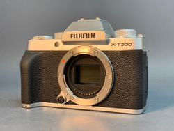 FujiFilm X-T200