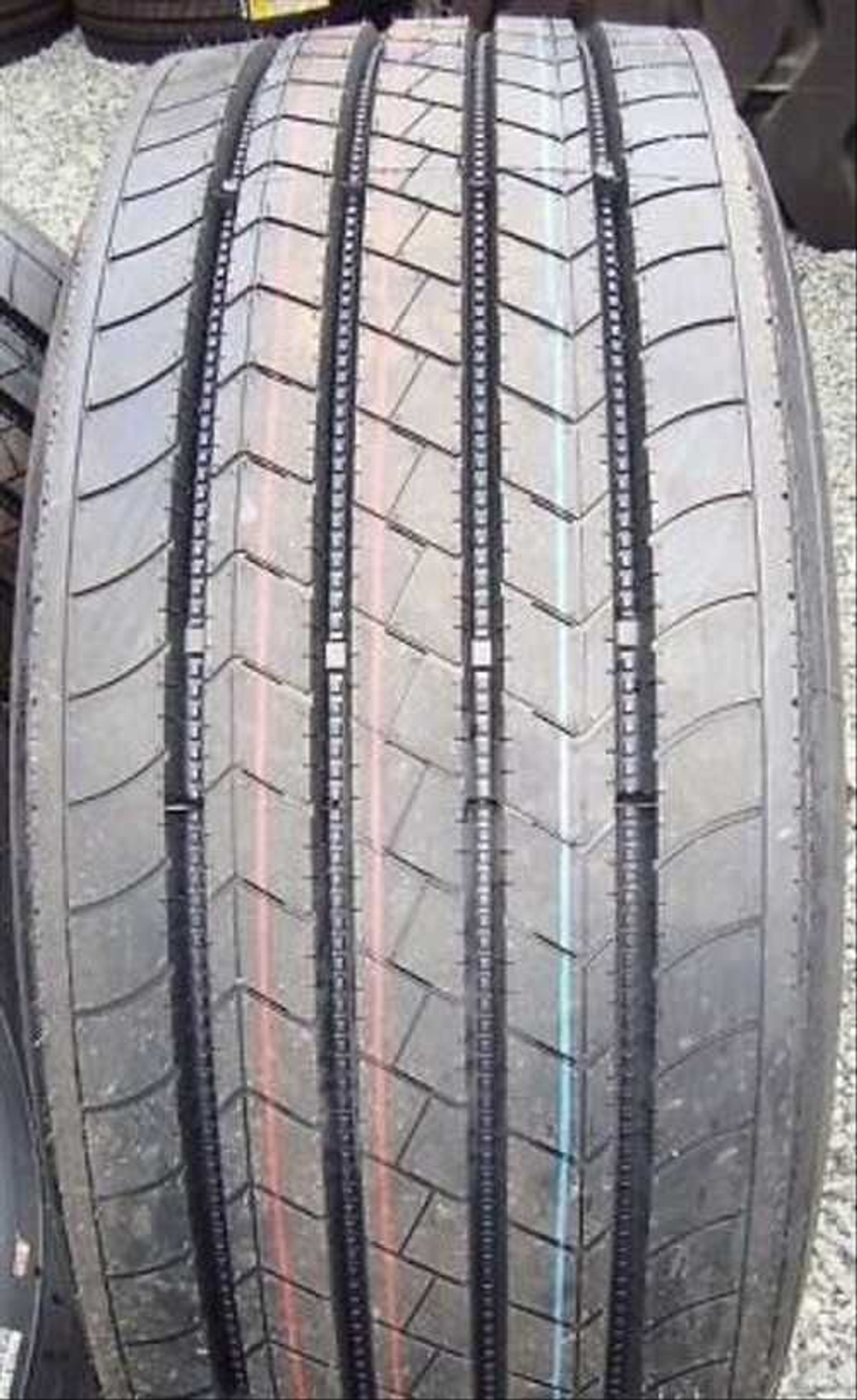 Грузовая шина 315 70 R22.5 20PR LANVIGATOR S201