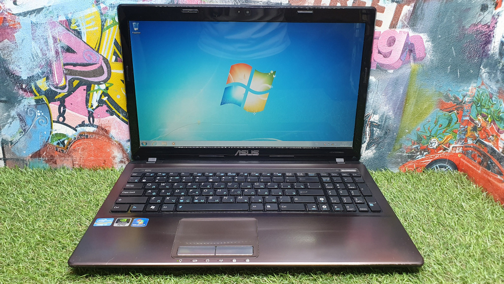 Ноутбук Asus i7/4Gb/610M 2Gb