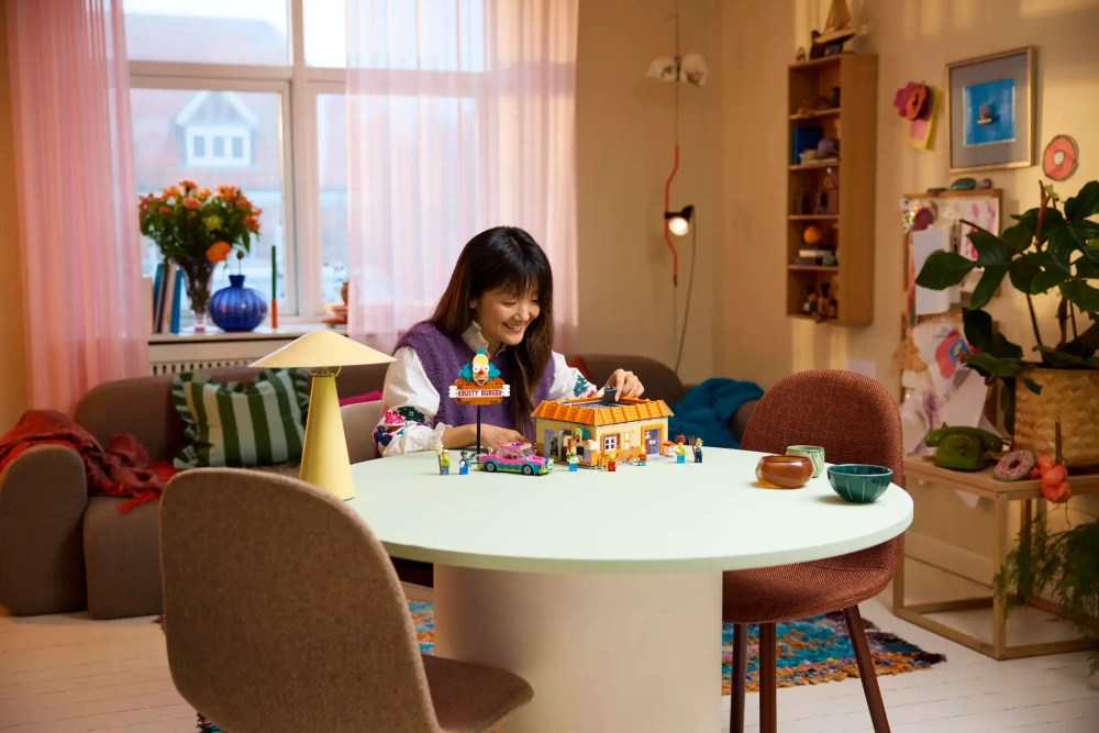 Конструктор LEGO Icons 10352 Симпсоны: Бургер Красти