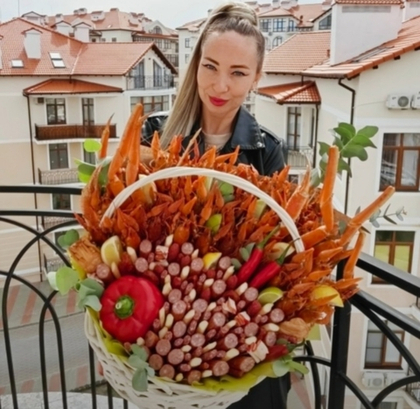 Премиум корзина раки и закуски