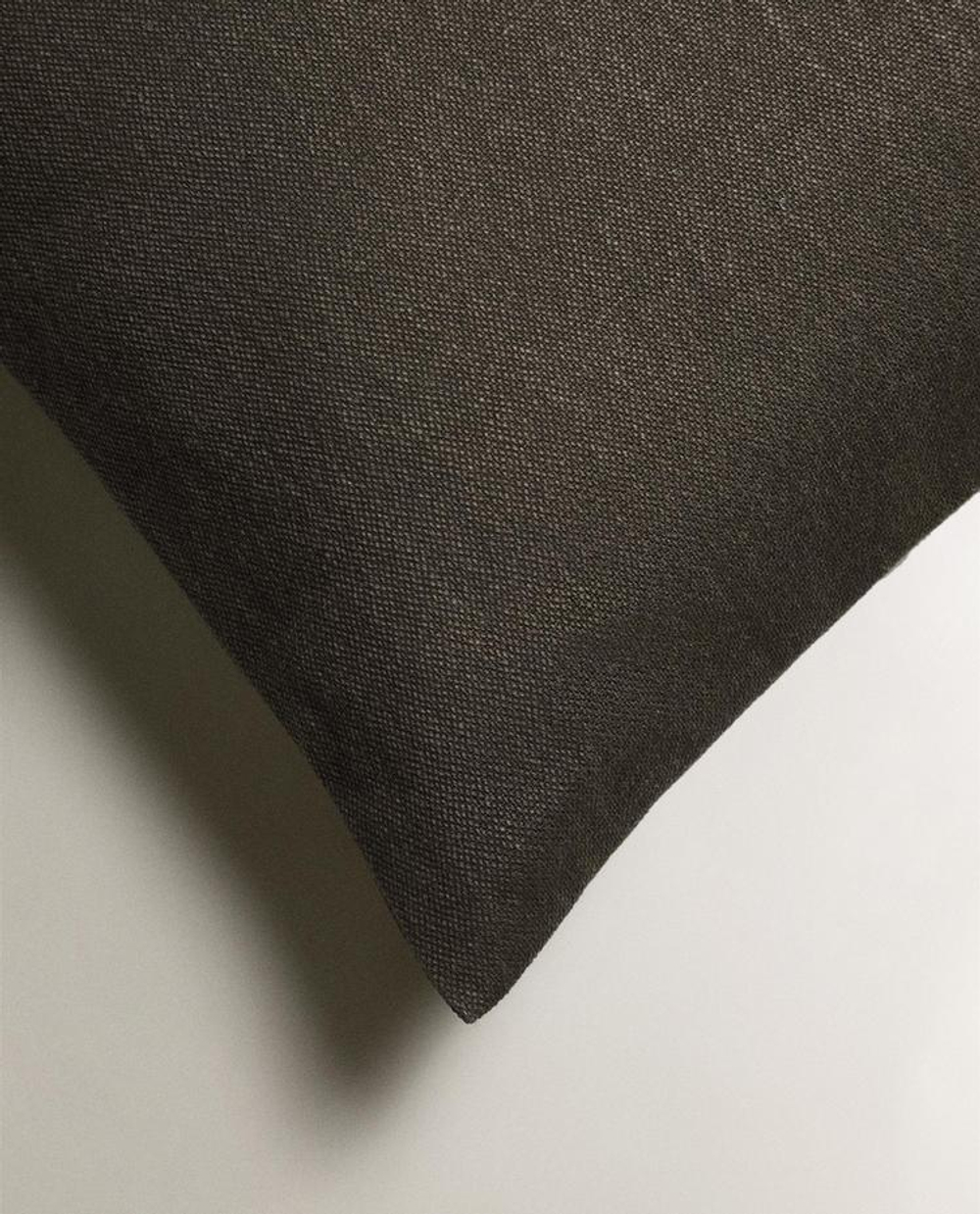 ZARA HOME ОДНОТОННАЯ НАВОЛОЧКА, ХАКИ