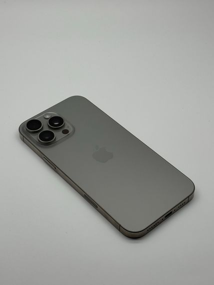 iPhone 16 Pro Max 1tB Natural Titanium