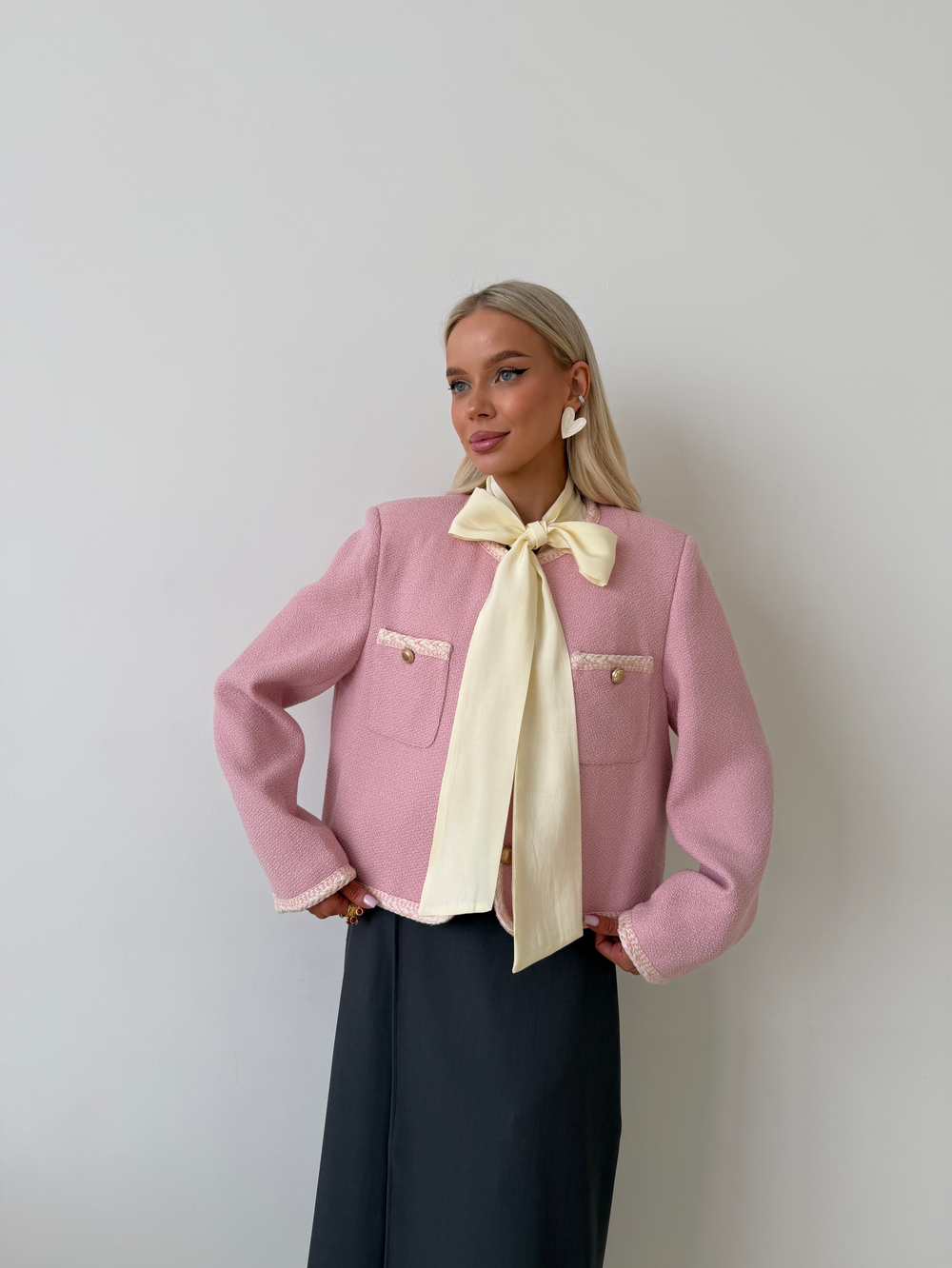 Жакет твидовый розовый