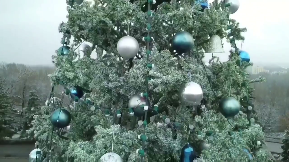 Уличная елка ствольная "Альпийская изумрудная" (пвх бело-зелёная) 19 м