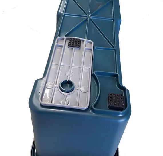 Экспедиционный ящик IRIS RV Box 900, выдвигающиеся опоры 4.