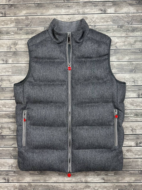 Пуховый жилет Kiton