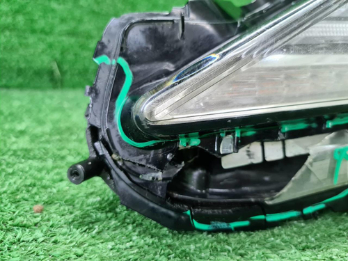 Фара левая Toyota Camry XV70 (2017-2021) LED