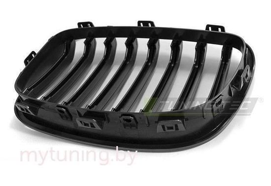 Решетка (ноздри) радиатора MATT BLACK для BMW 1 F20 F21
