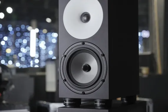 Amphion Two18 Black