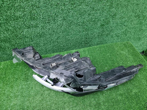 Битая Фара правая Kia Rio 4 FB (2020-2022) галоген