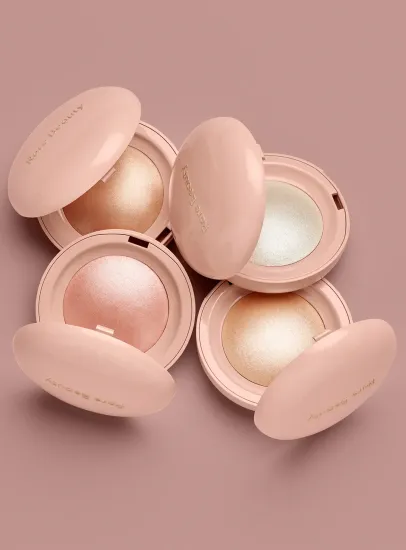 RARE BEAUTY Positive Light Silky Touch Highlighter