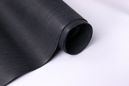 2,6-2,8 Юфть ш/с в воротках черная 83 дм² (КЛ)