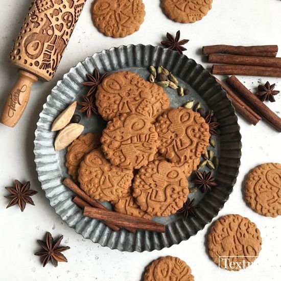 Малая скалка с узором Мышата