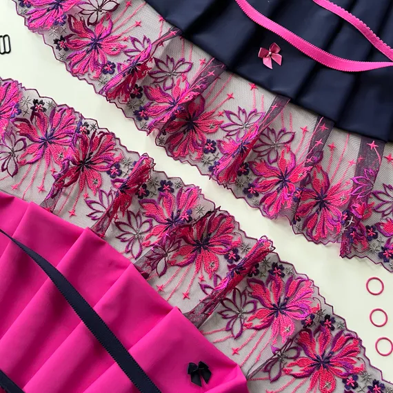 Вышивка на сетке фиолетовая/неон 24 см (правая)