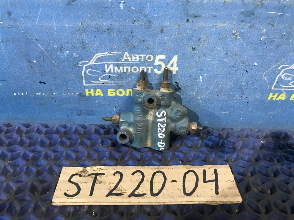 Распределитель тормозной TOYOTA AVENSIS 2001