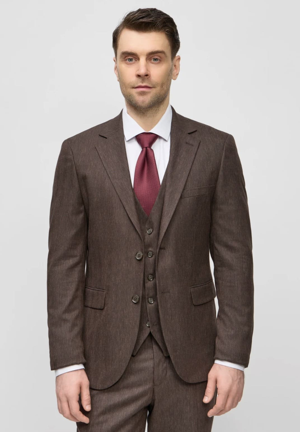 Мужской классический костюм (коричневый) В65
