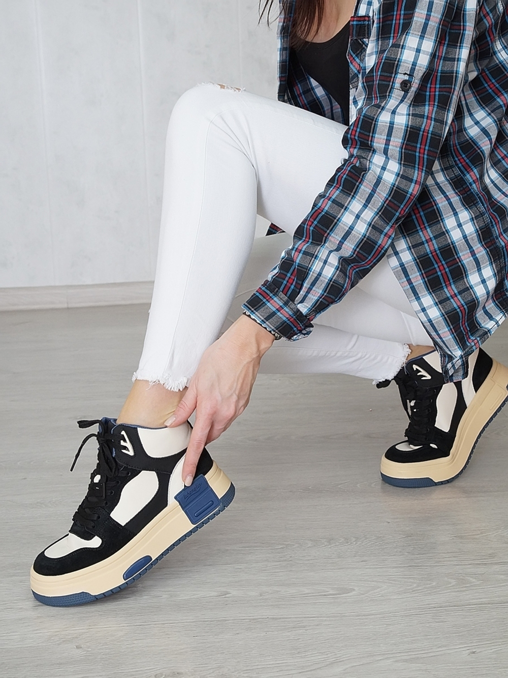 Кроссовки женские MALIN DEGELY 815-1В