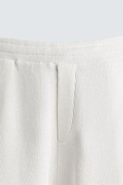 ZARA ШОРТЫ-ДЖОГГЕРЫ С ВАФЕЛЬНОЙ ФАКТУРОЙ, ЖЕЛТОВАТО-БЕЛЫЙ