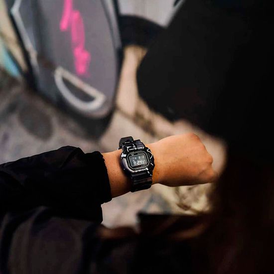 Часы Casio G-Shock DW-5000SS-1E унисекс