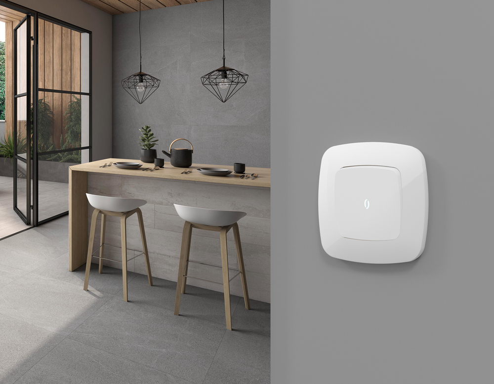 MO102055 Комплект механизма 1-кл выключателя с самовозвратом с подсветкой 5600K OMEGA Белый глянец QUANT (OP1020, VM113, G14W)