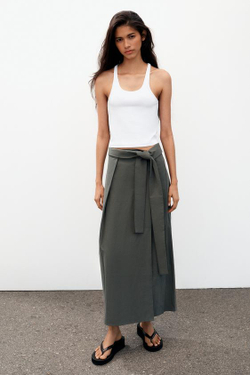 ZARA ЮБКА МИДИ НА ЗАПÁХЕ, ЛИНЯЛЫЙ НЕФТЯНОЙ