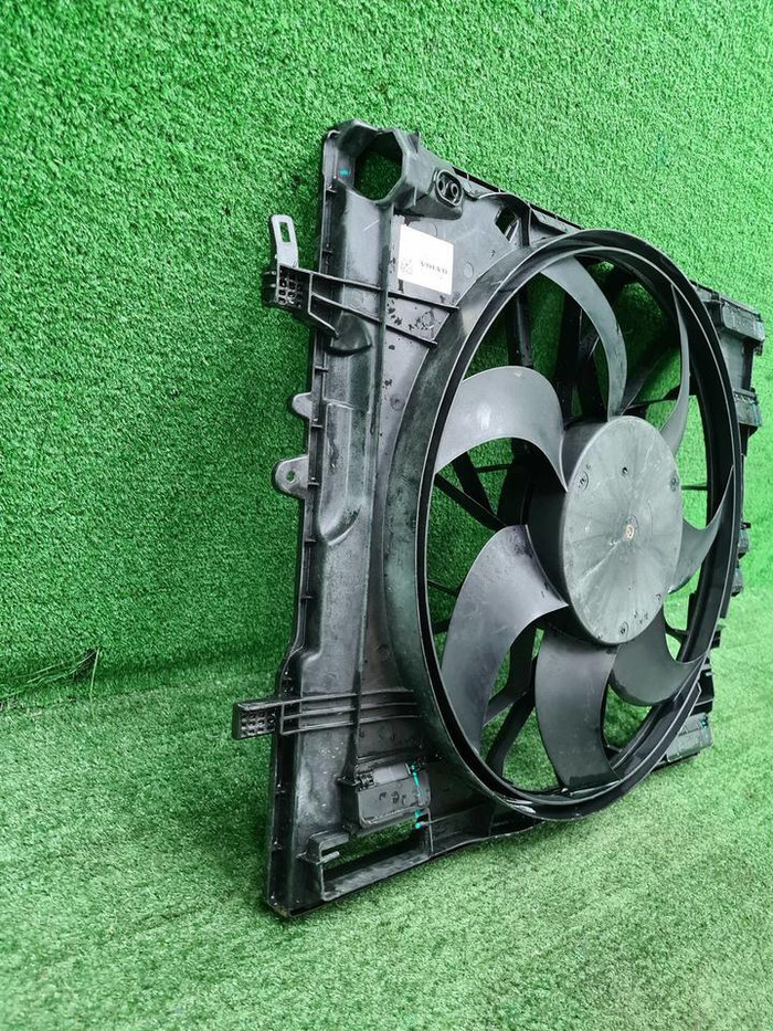 Диффузор с вентилятором Volvo XC60 2 (2017-н.в.)