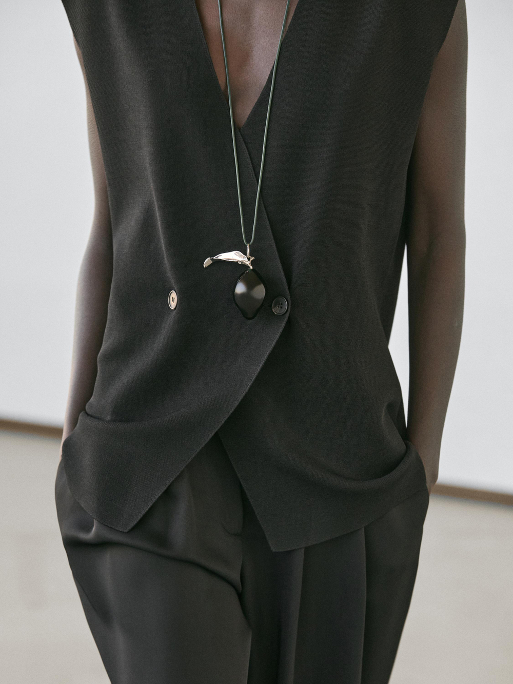 Massimo Dutti Длинный жилет внахлест, черный