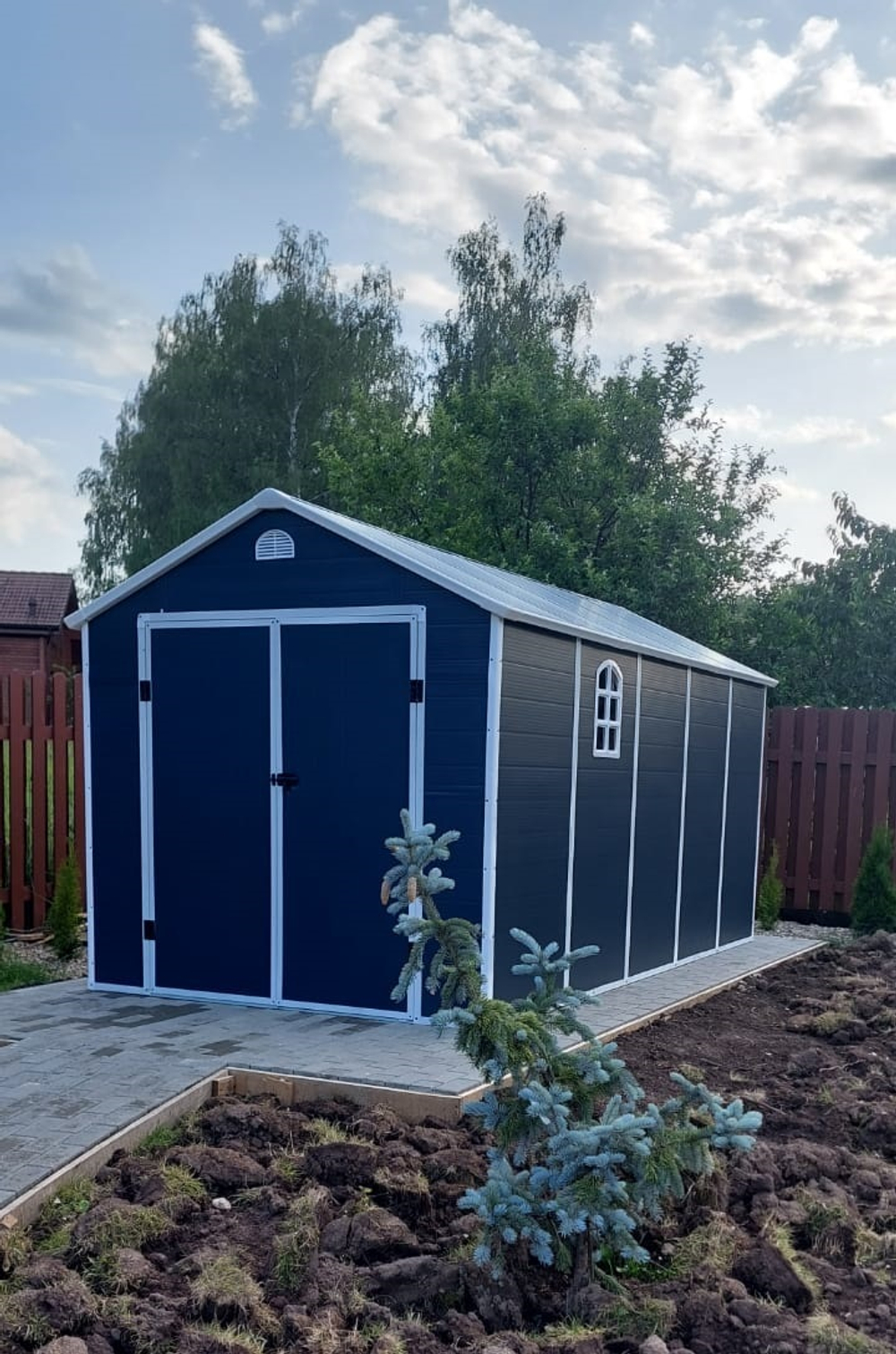 Сарай - гараж пластиковый Black Fox Modernist J 8x15